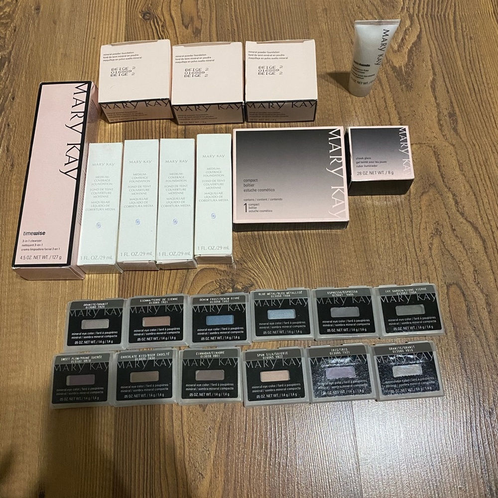 Mary Kay Bundle- 23 items